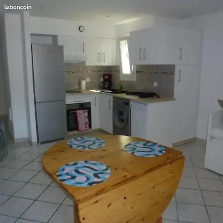 Confortable A Proximite De La 45 M² Йер