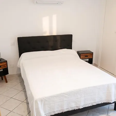 Confortable A Proximite De La 45 M² Йер