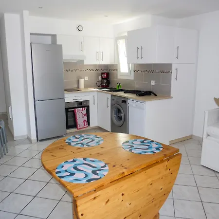 Confortable A Proximite De La 45 M² *