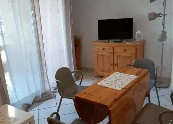 Confortable A Proximite De La 45 M² *